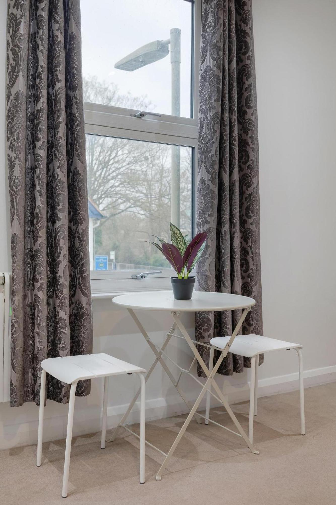 Central And Modern One Bedroom Flat 201 オックスフォード エクステリア 写真